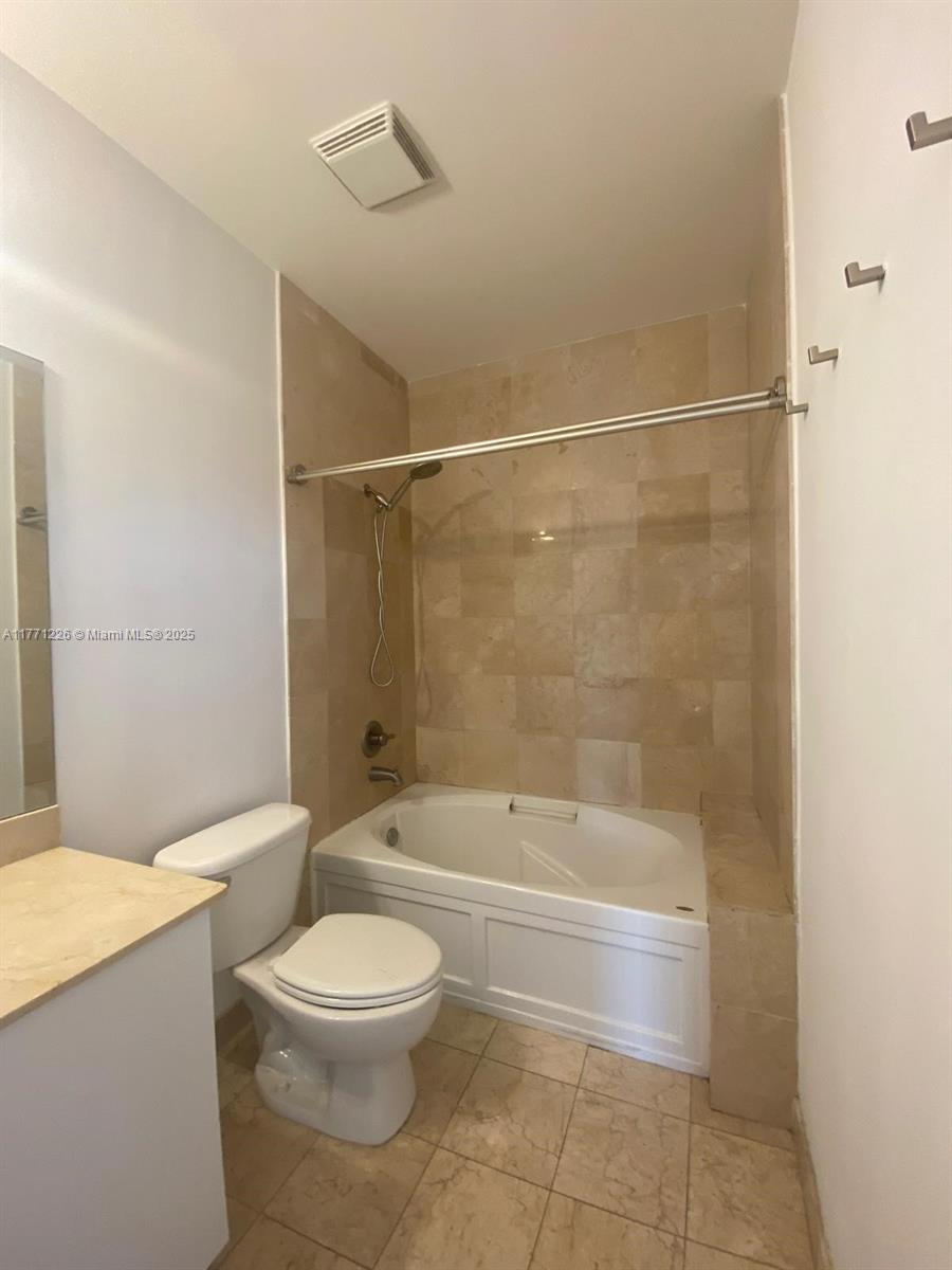 LOFTS AT HOLLYWOOD STATIO - Residential