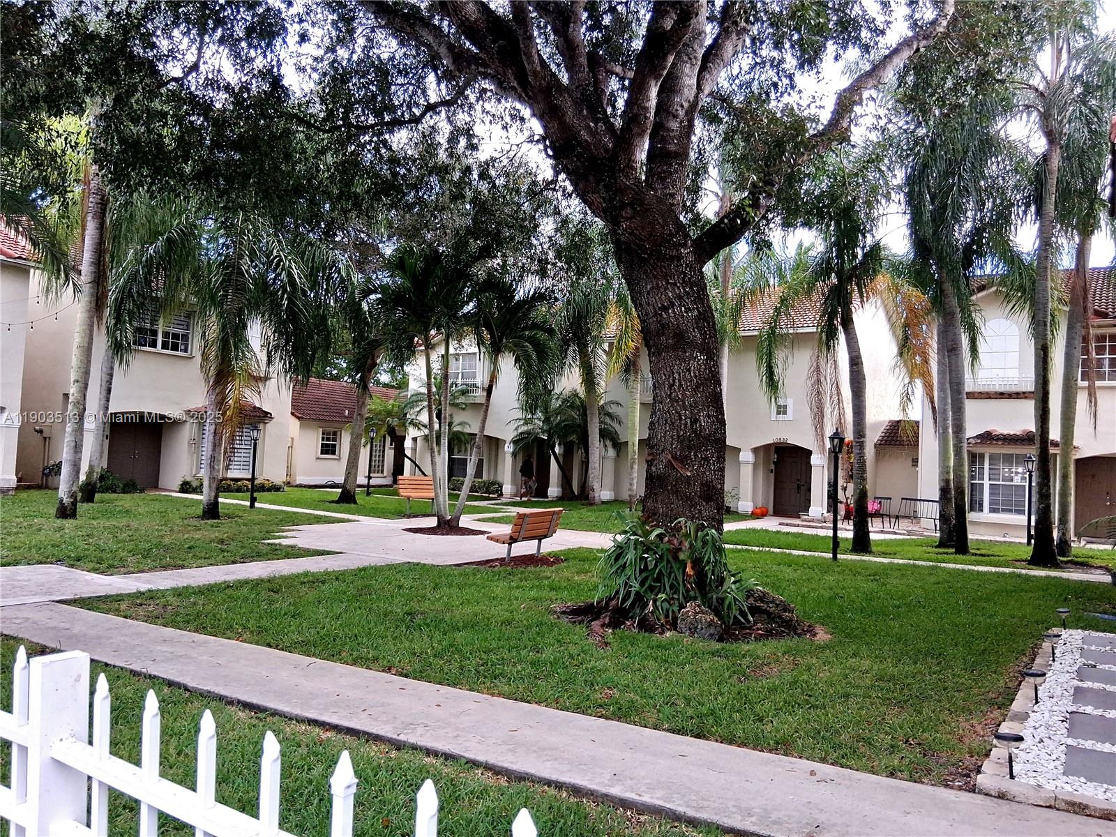 PEMBROKE POINTE - Residential
