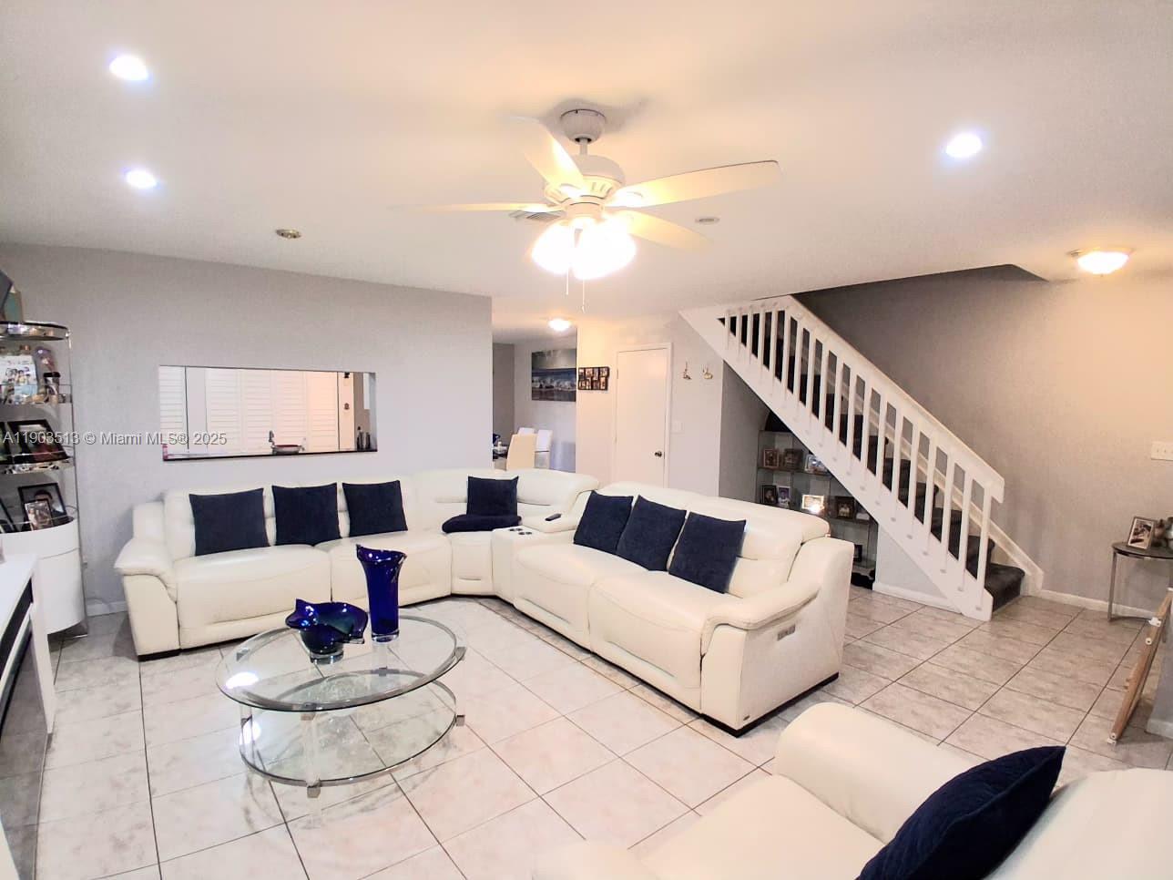 PEMBROKE POINTE - Residential