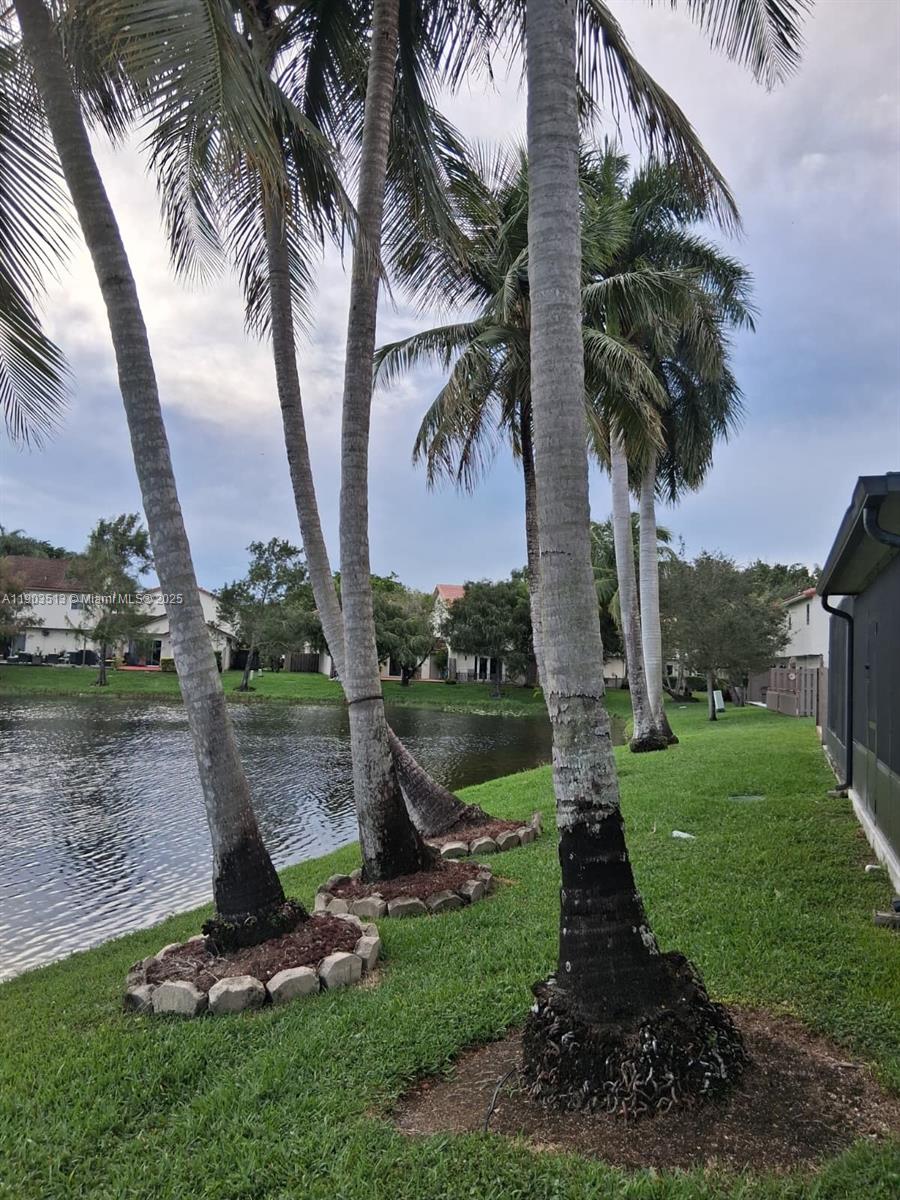 PEMBROKE POINTE - Residential