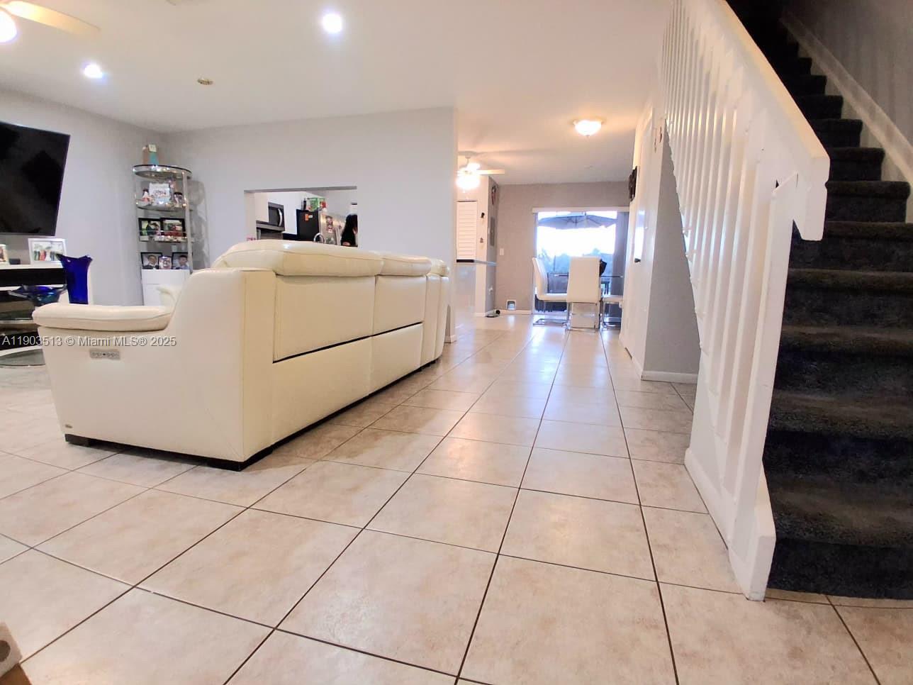 PEMBROKE POINTE - Residential