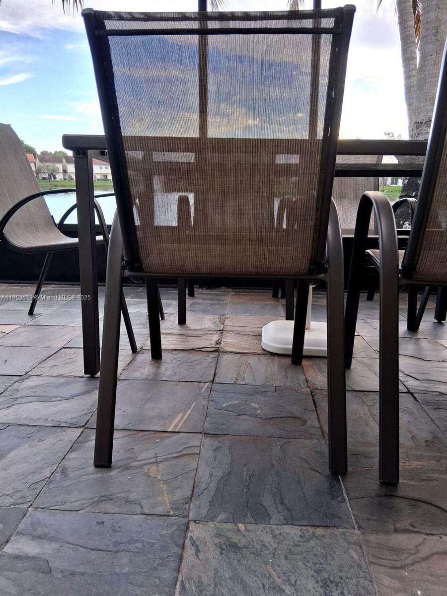 PEMBROKE POINTE - Residential