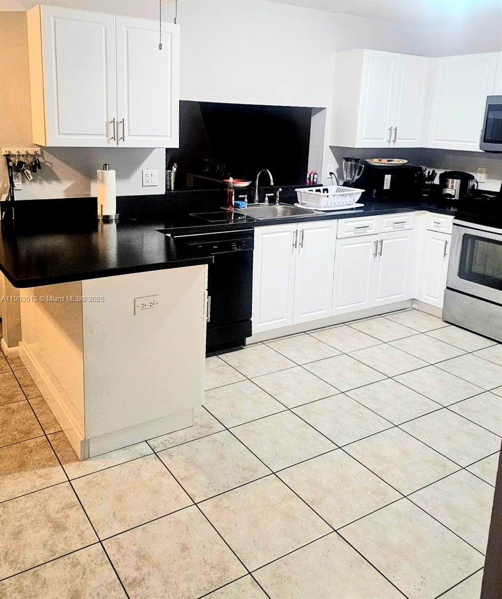 PEMBROKE POINTE - Residential