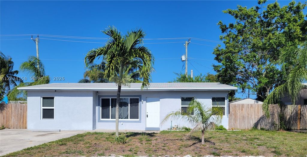 Photo of 2560 NE 8th Ter, Pompano Beach, FL 33064 (MLS # A12034158)