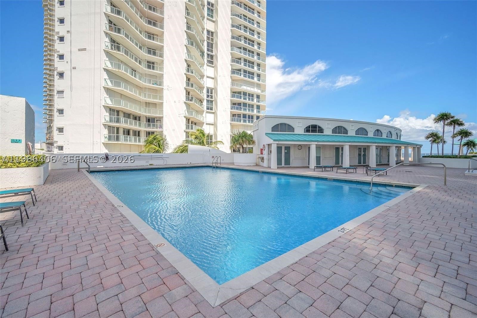 16445 Collins Ave 2328