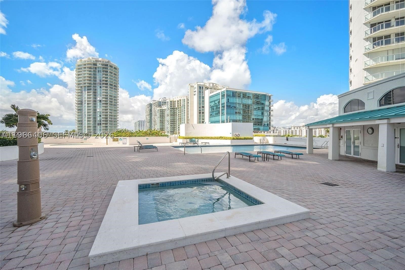 16445 Collins Ave 2328