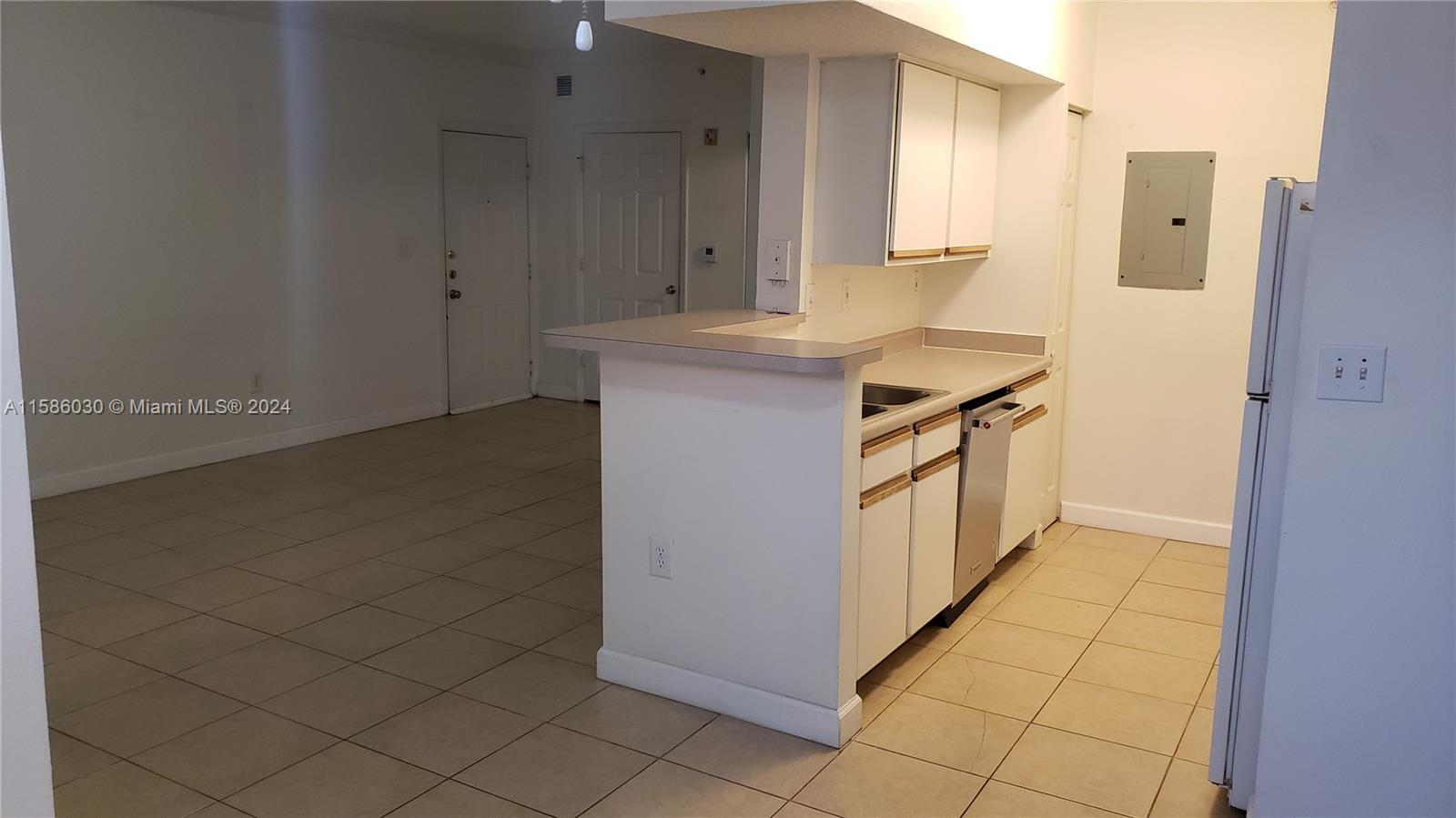 MARQUESA CONDO - Residential Lease