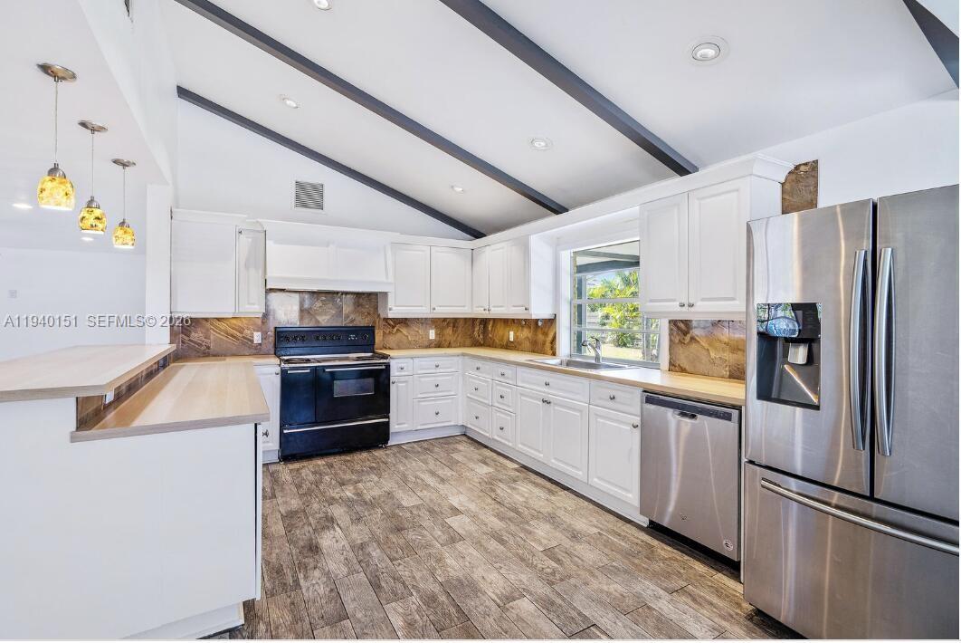 PINE GARDENS - Residential