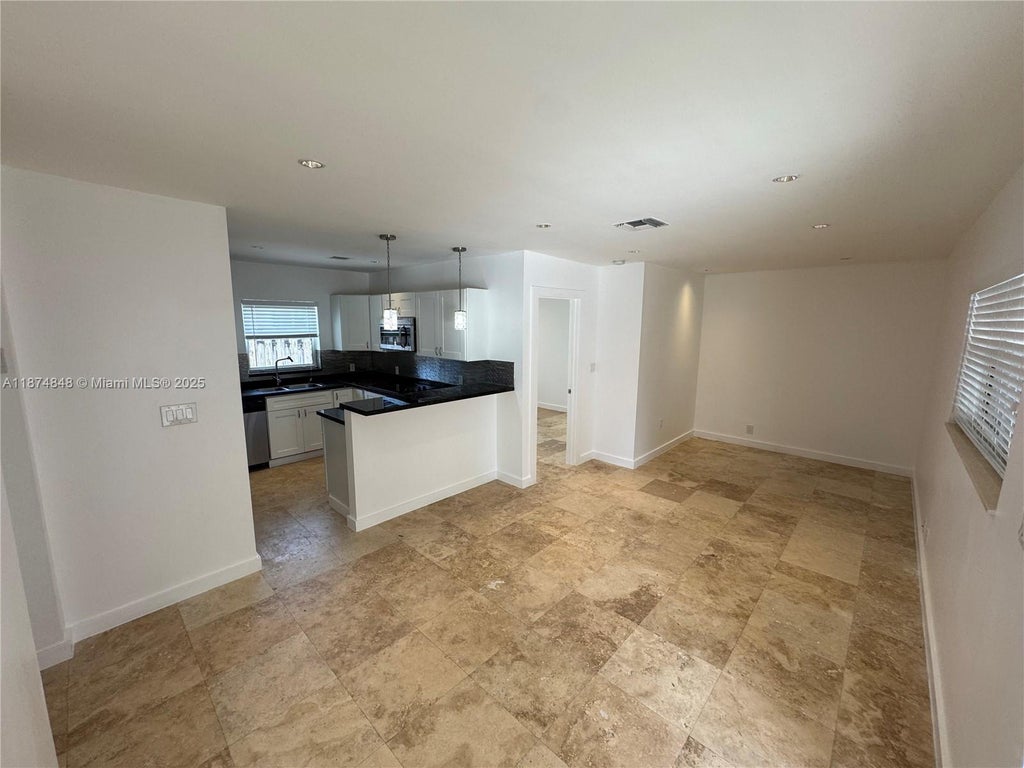 Photo of 2724 NE 15th St #4, Fort Lauderdale, FL 33304 (MLS # A11874848)