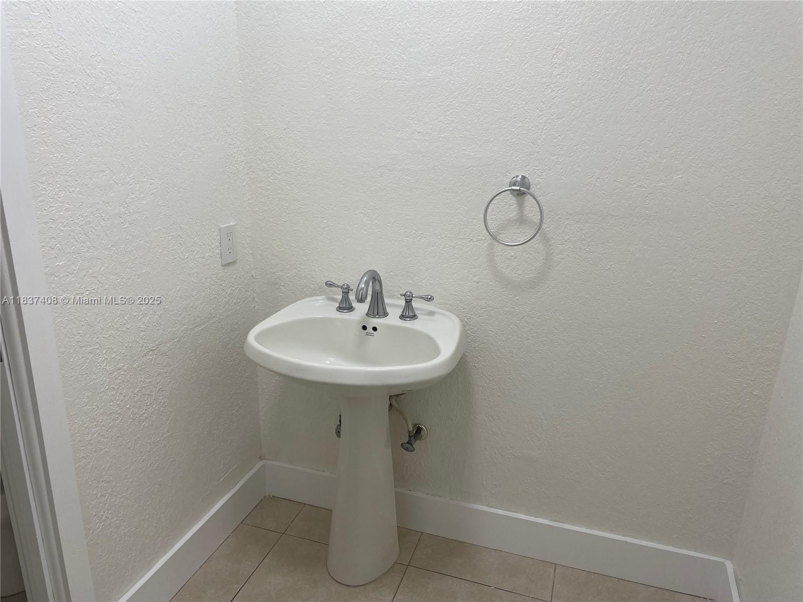 4TH AVENUE EXTENSION TO H - Residential