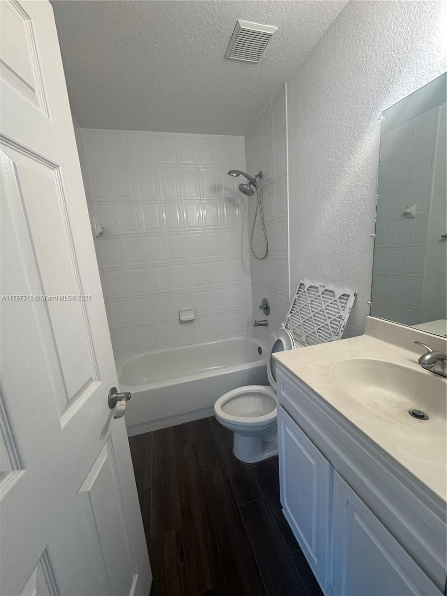 91 NE 13th Ave 17