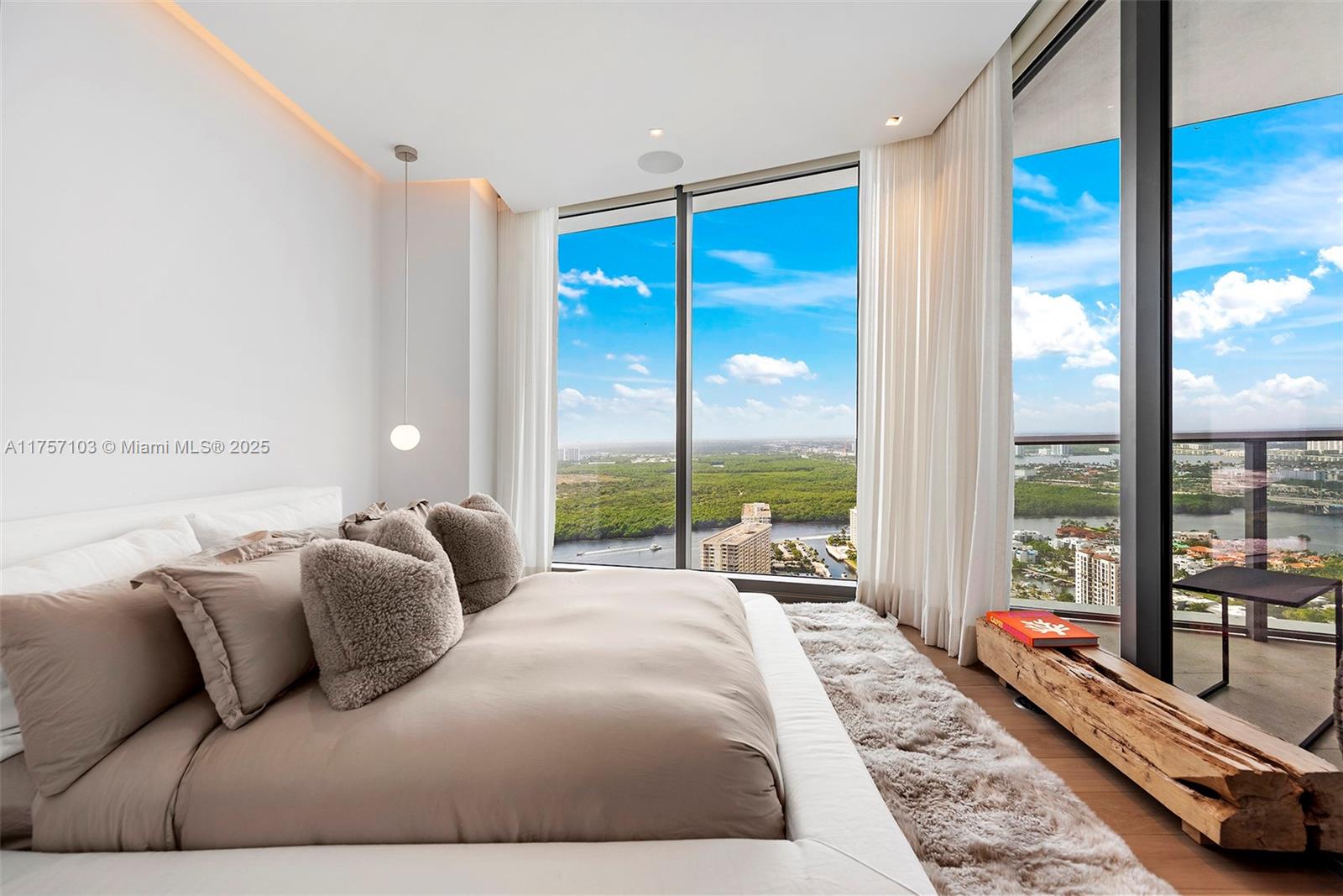 Ritz Carlton - Residential