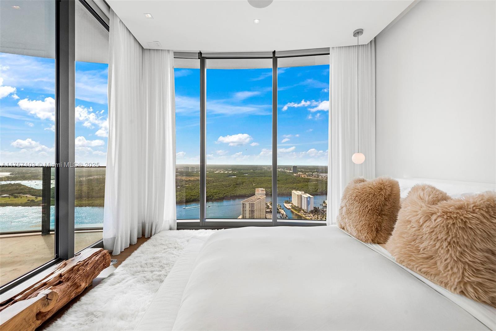 Ritz Carlton - Residential