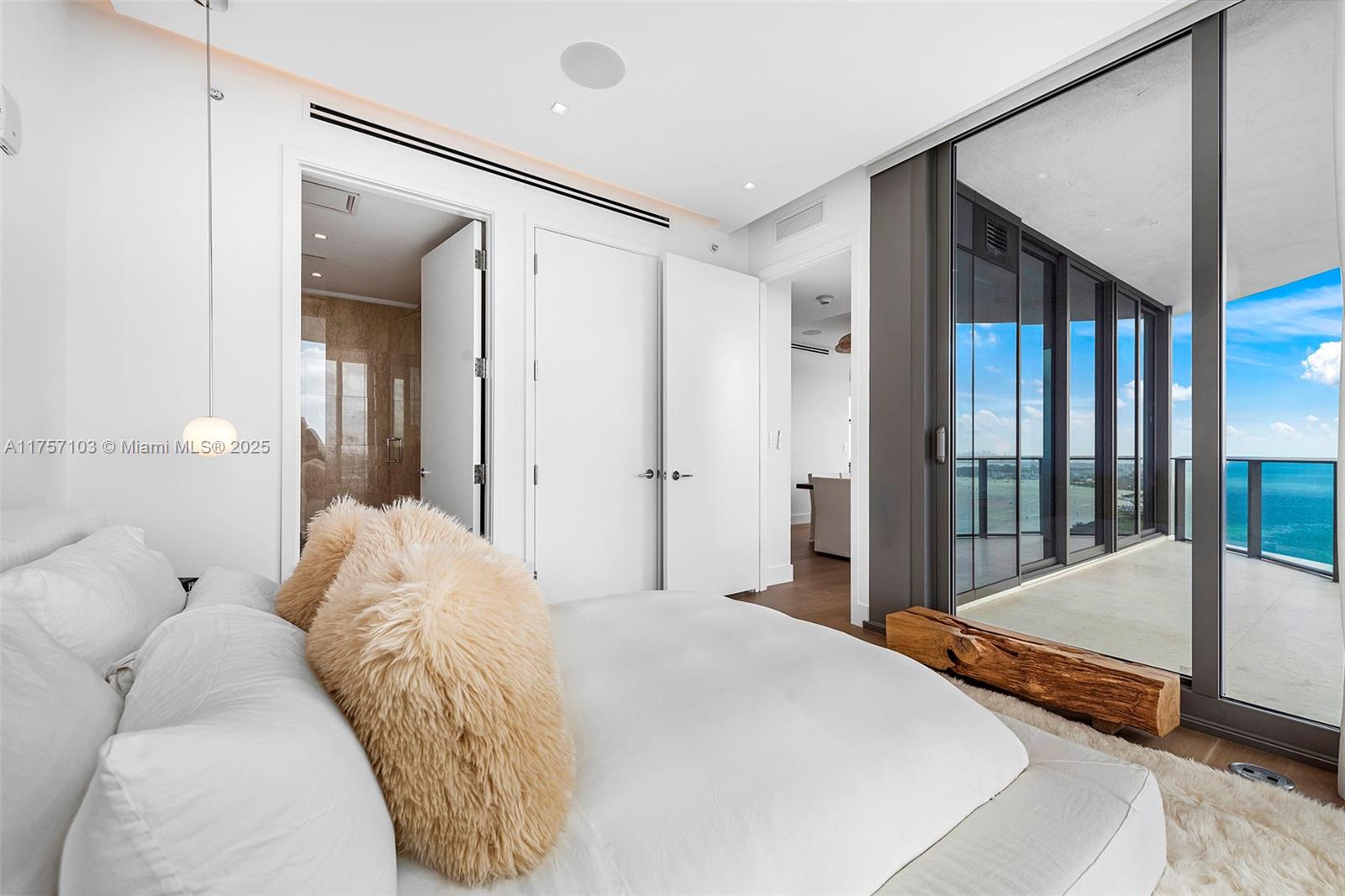 Ritz Carlton - Residential