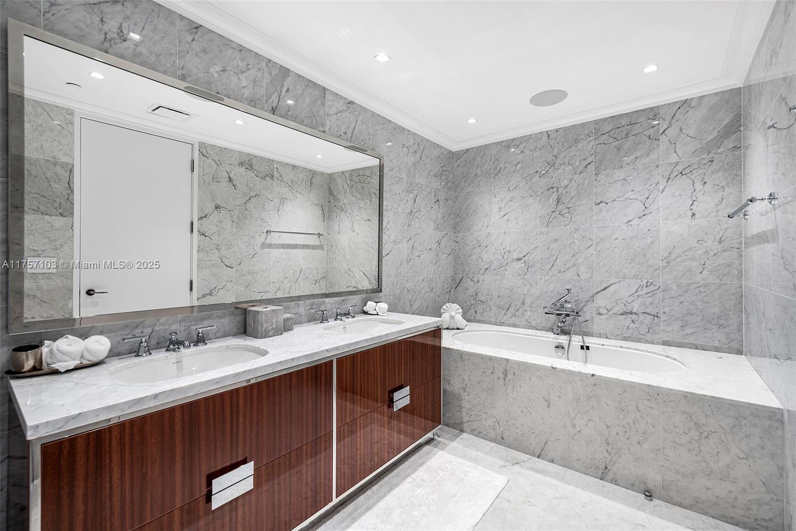 Ritz Carlton - Residential