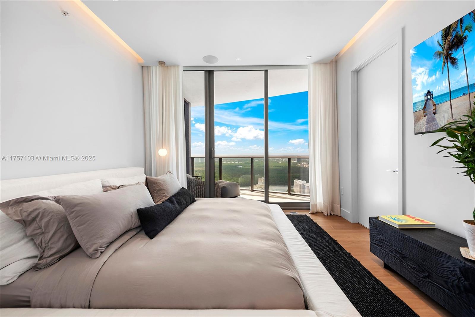 Ritz Carlton - Residential