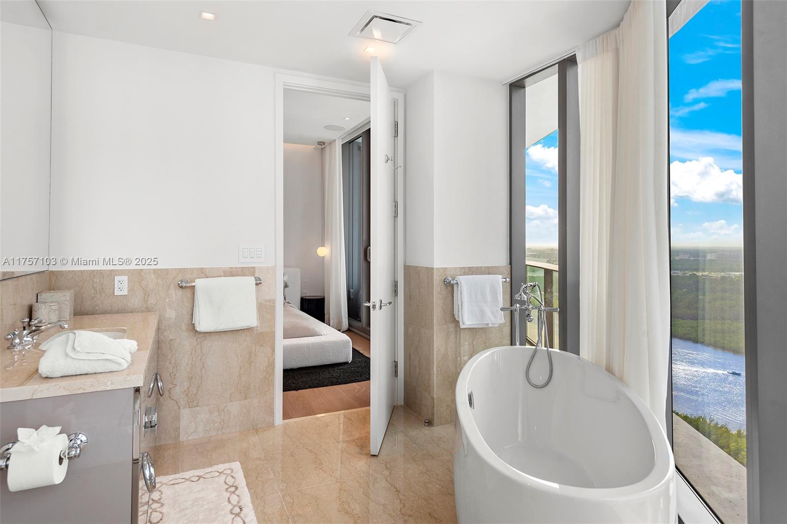 Ritz Carlton - Residential