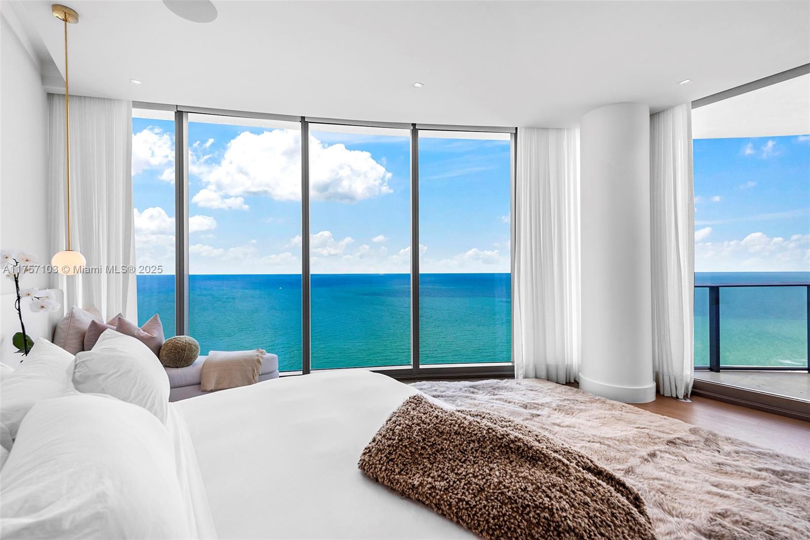 Ritz Carlton - Residential