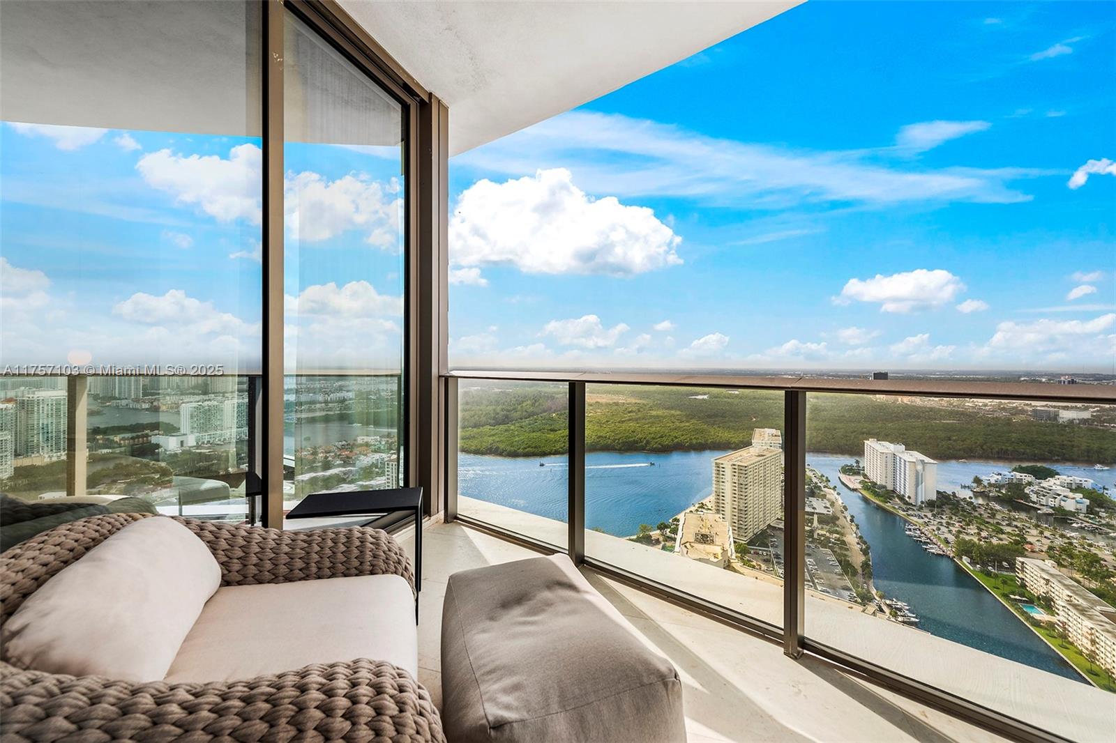 Ritz Carlton - Residential