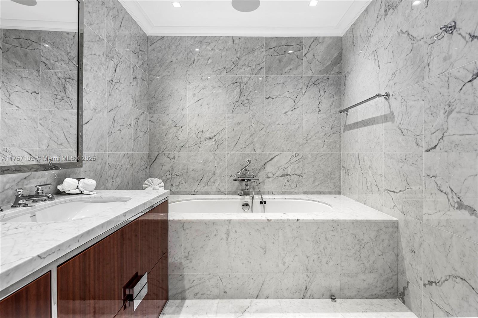 Ritz Carlton - Residential