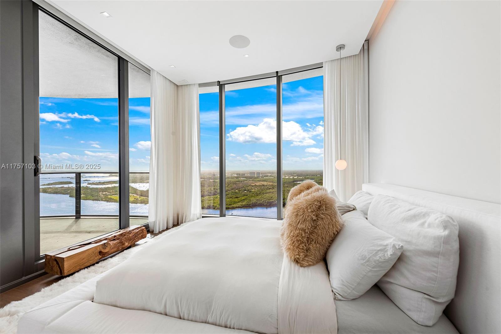 Ritz Carlton - Residential