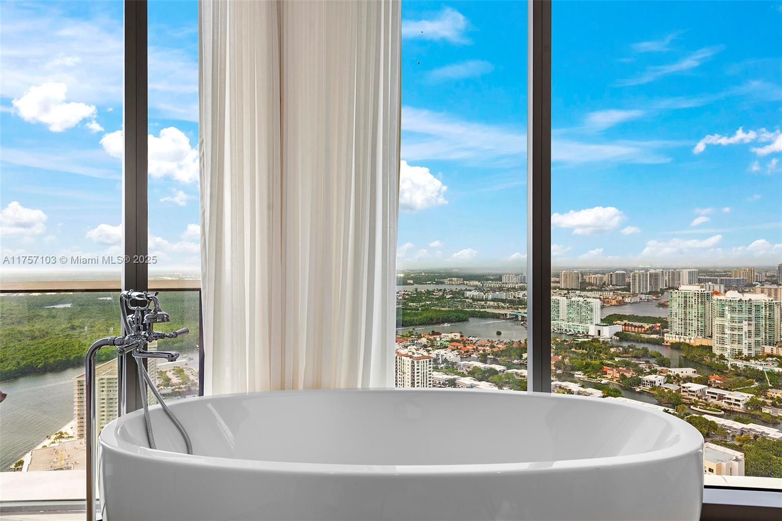 Ritz Carlton - Residential