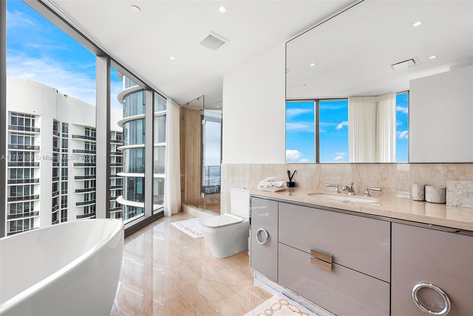 Ritz Carlton - Residential