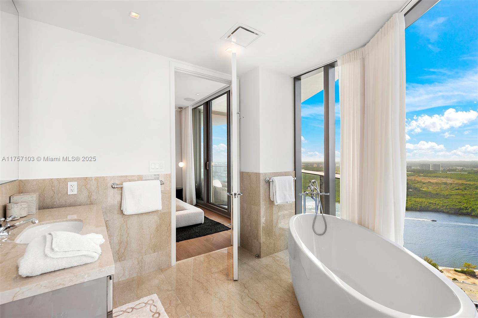 Ritz Carlton - Residential
