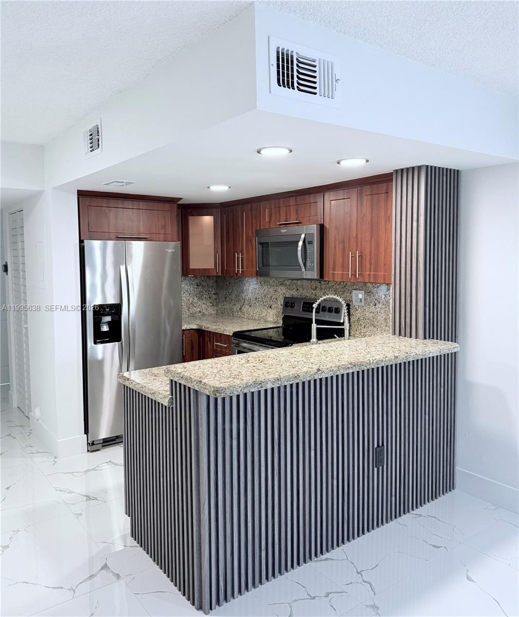 CORAL POINTE TOWNHOMES CO - Residential