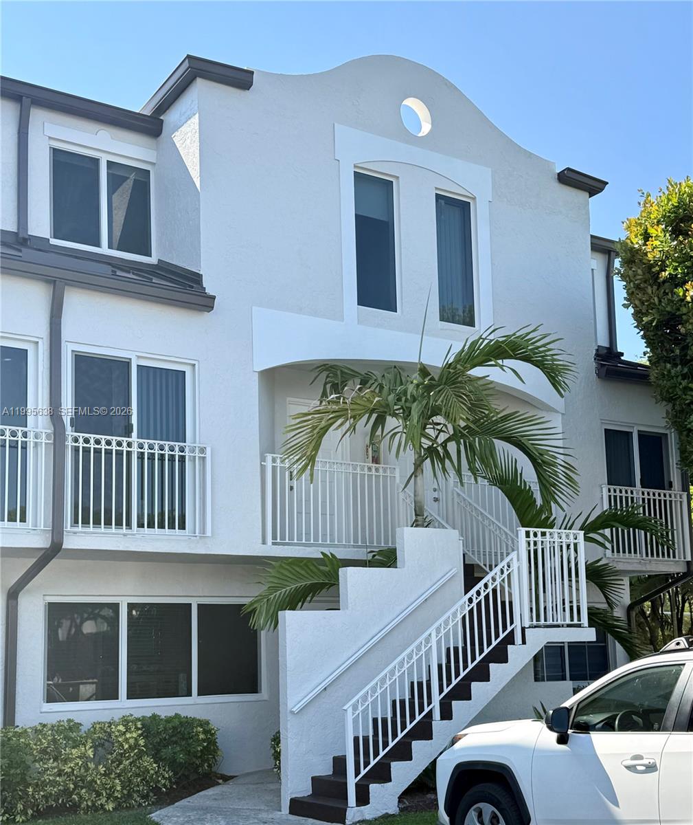 CORAL POINTE TOWNHOMES CO - Residential