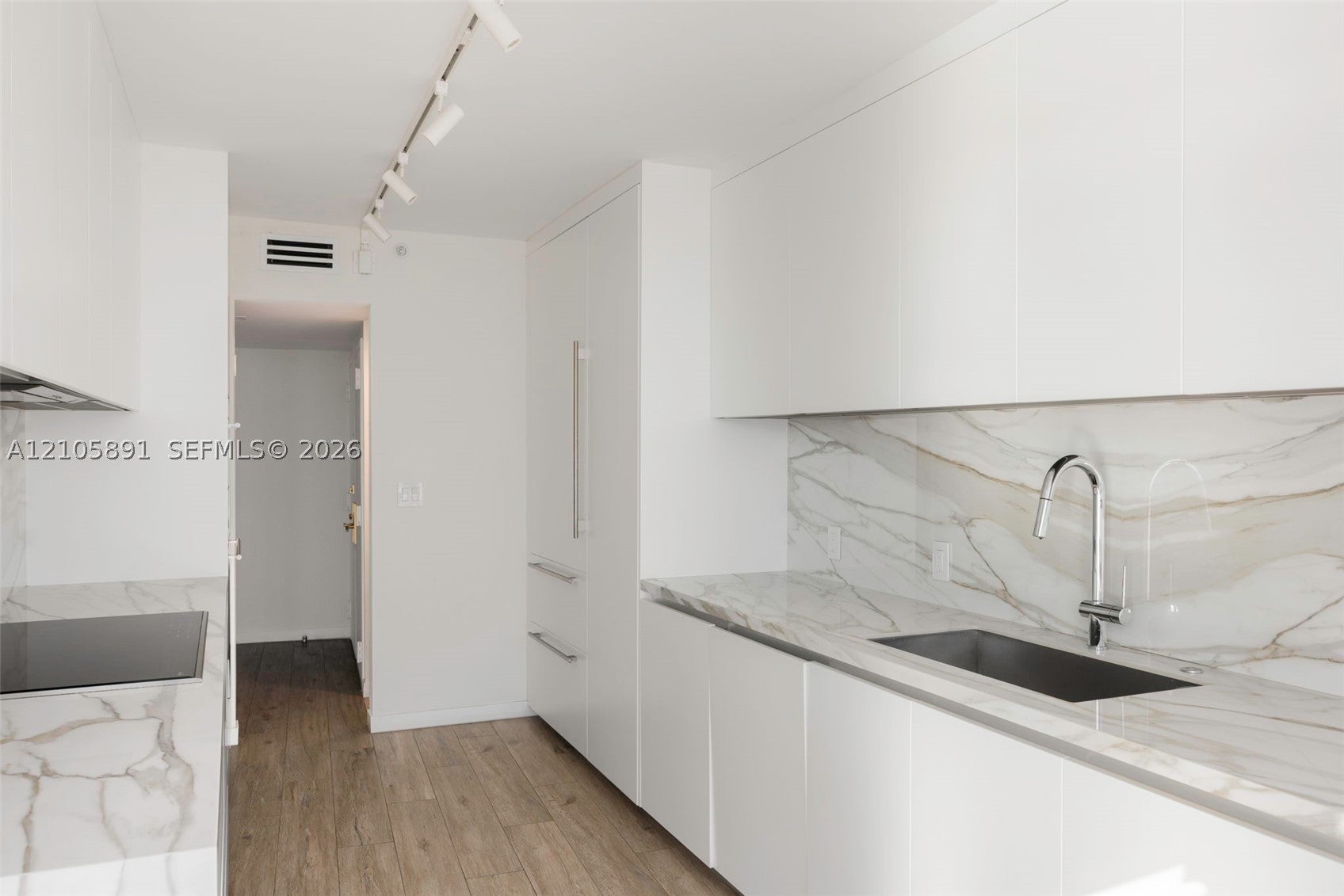 9 Island Ave 1215