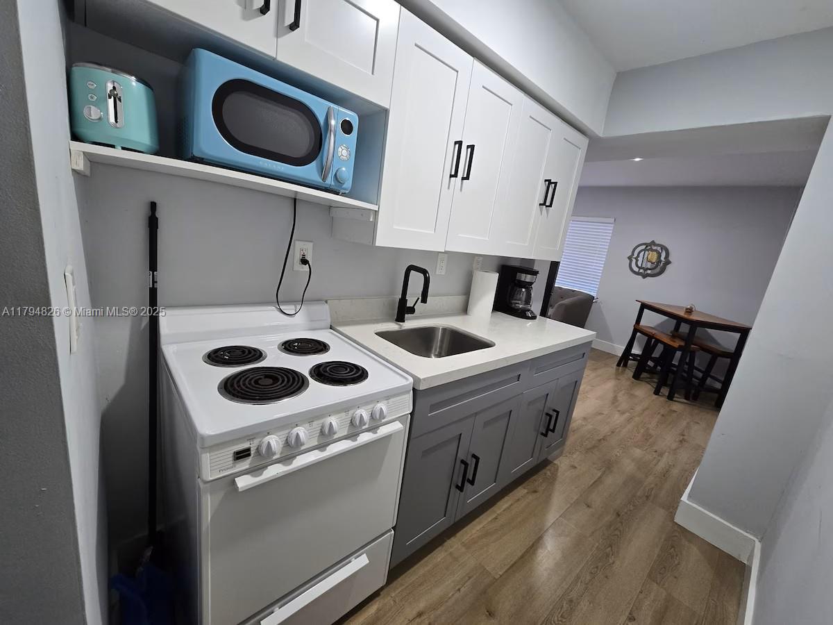 845 Nw 3rd St C, Miami, Broward County, Florida - 2 Bedrooms  
1 Bathrooms - 