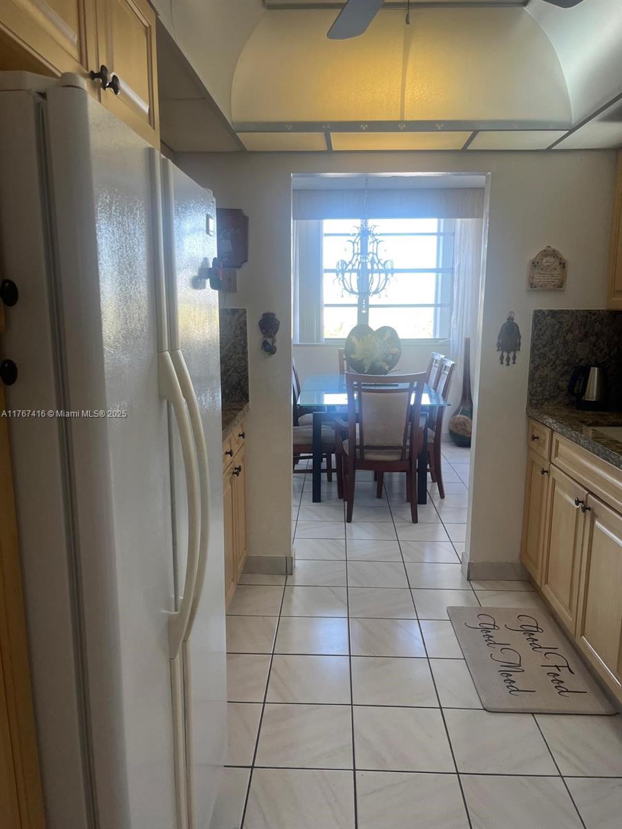 ASHLEIGH HOUSE CONDO - Residential Lease