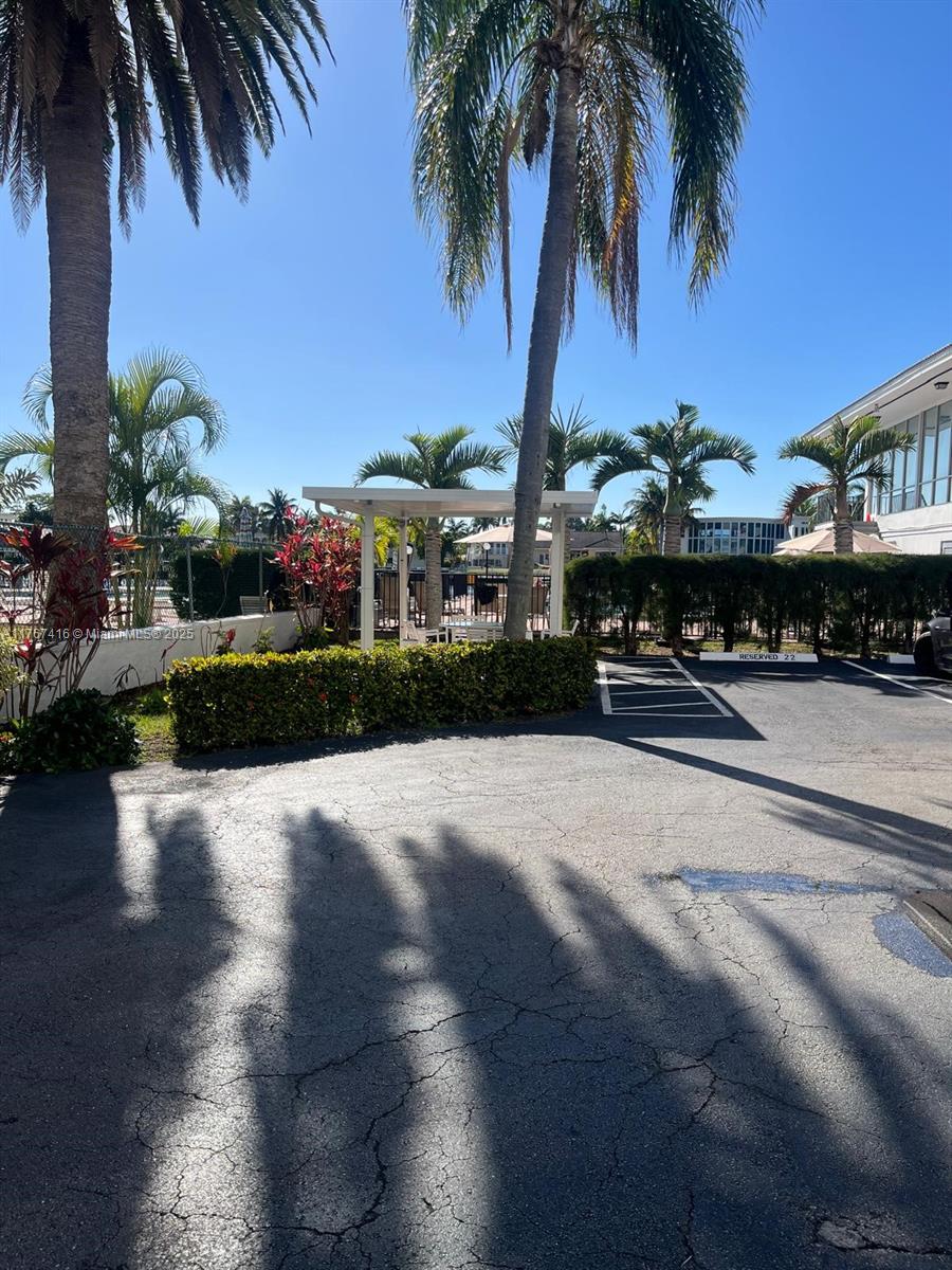 ASHLEIGH HOUSE CONDO - Residential Lease