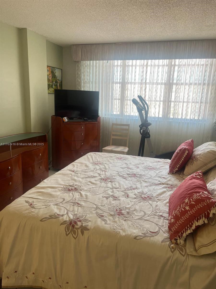 ASHLEIGH HOUSE CONDO - Residential Lease