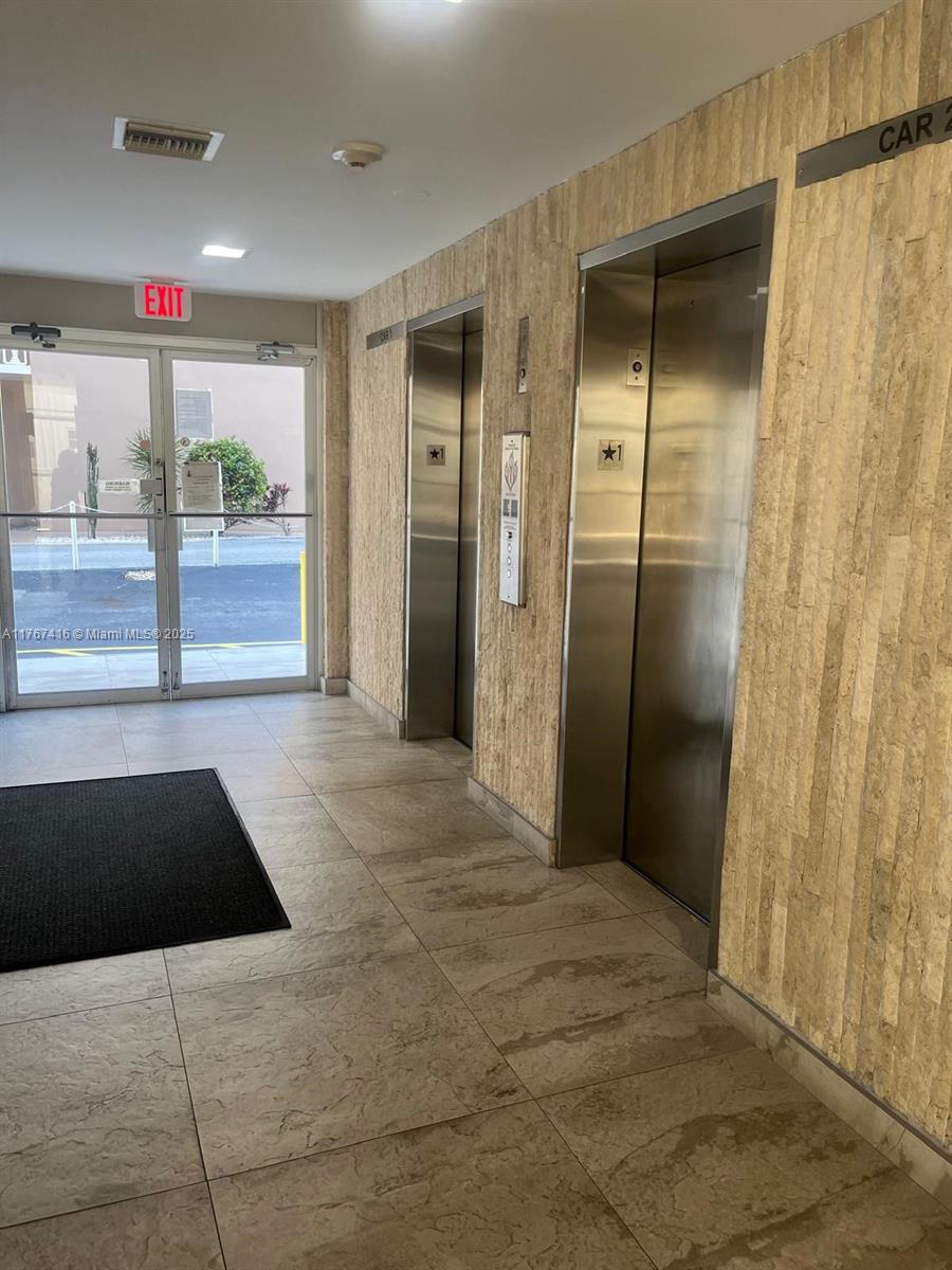 ASHLEIGH HOUSE CONDO - Residential Lease