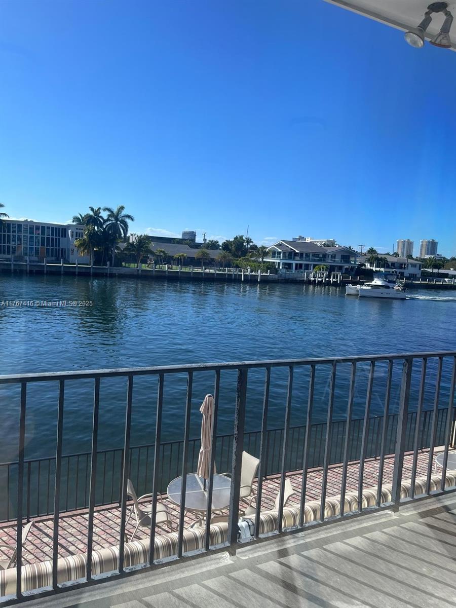 ASHLEIGH HOUSE CONDO - Residential Lease