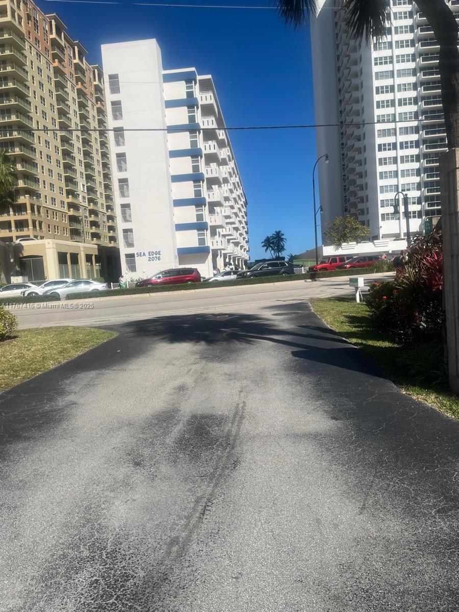 ASHLEIGH HOUSE CONDO - Residential Lease