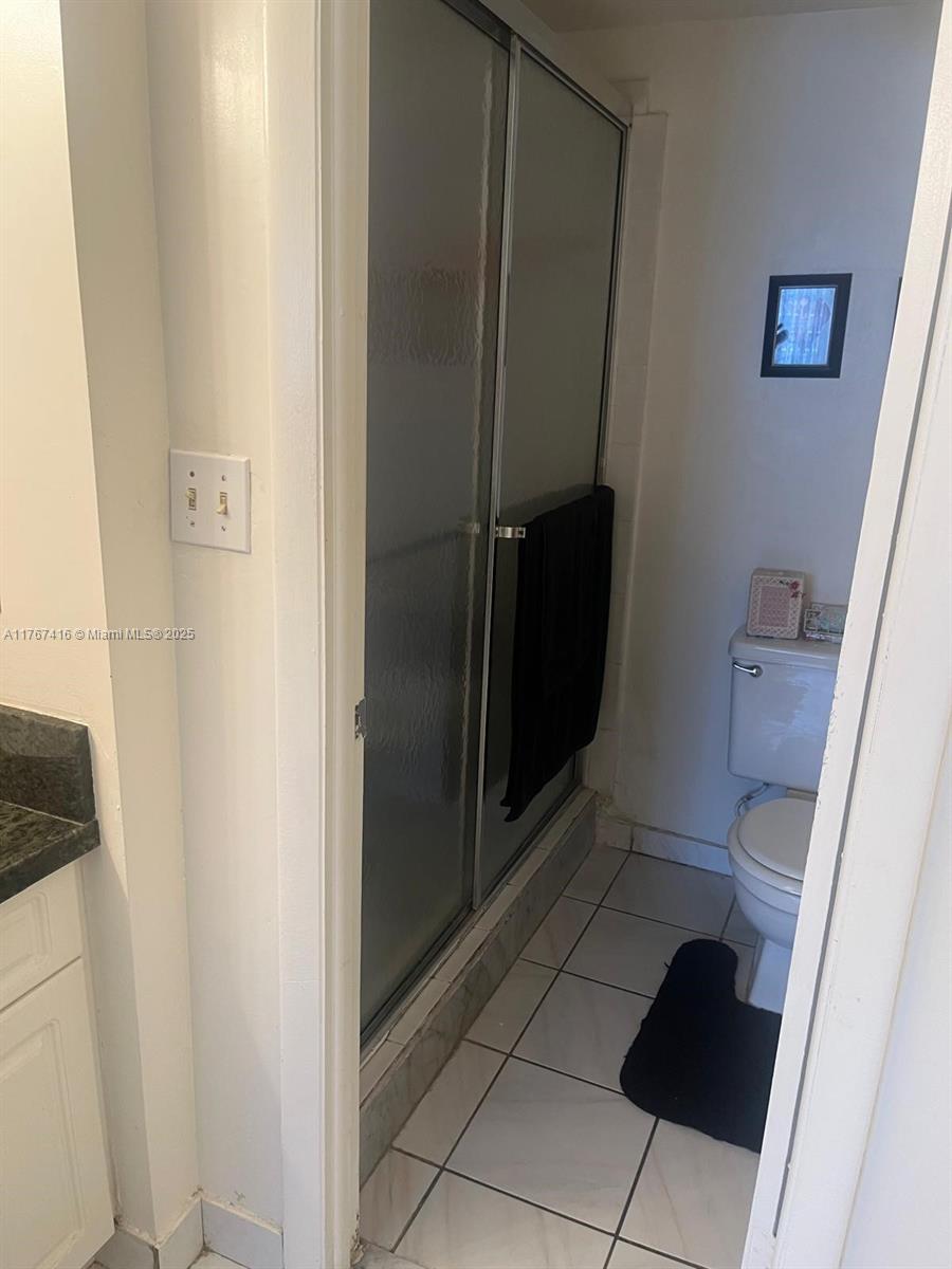 ASHLEIGH HOUSE CONDO - Residential Lease