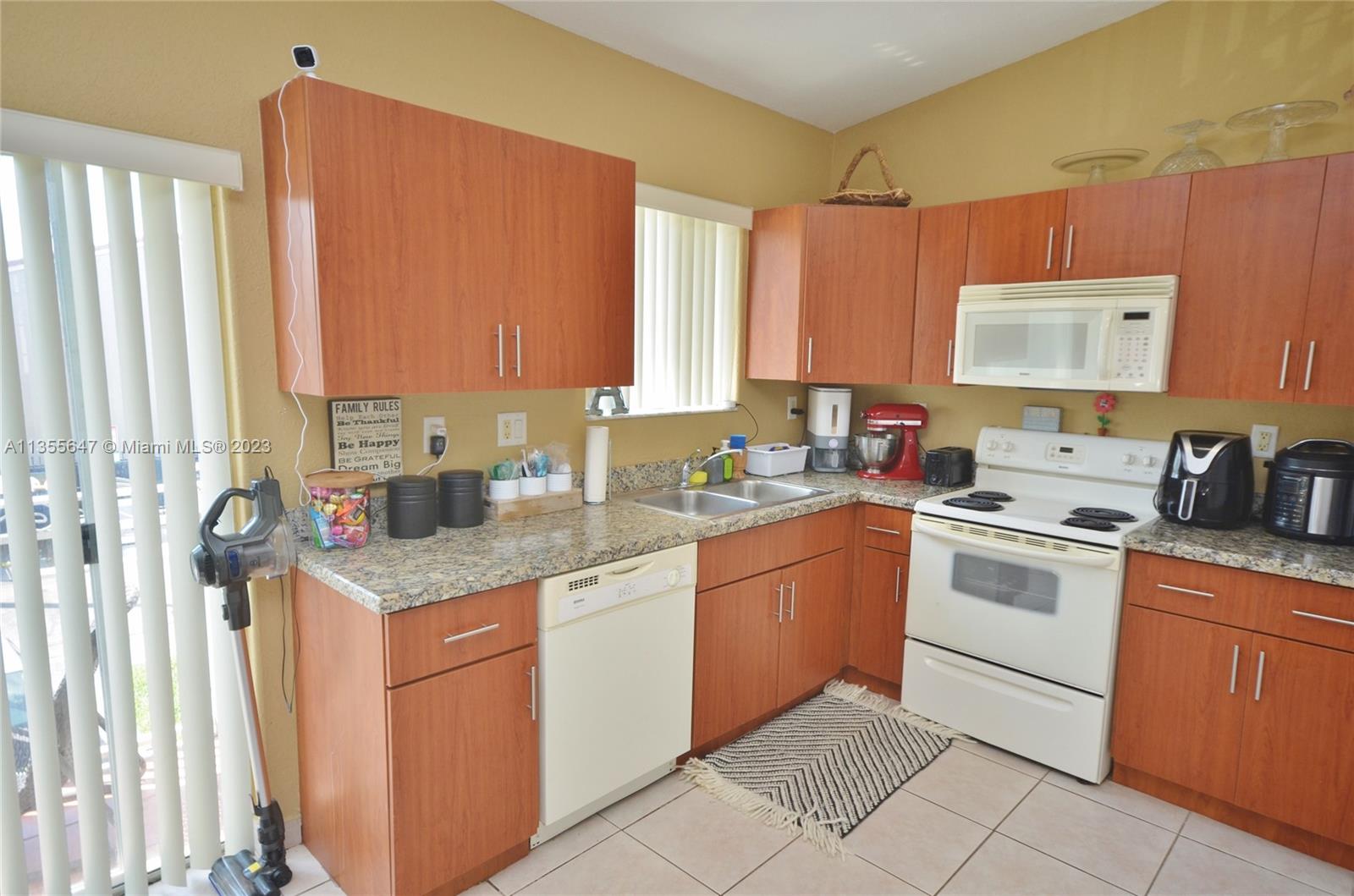 GARDEN VIEW VILLAS HOMES - Residential