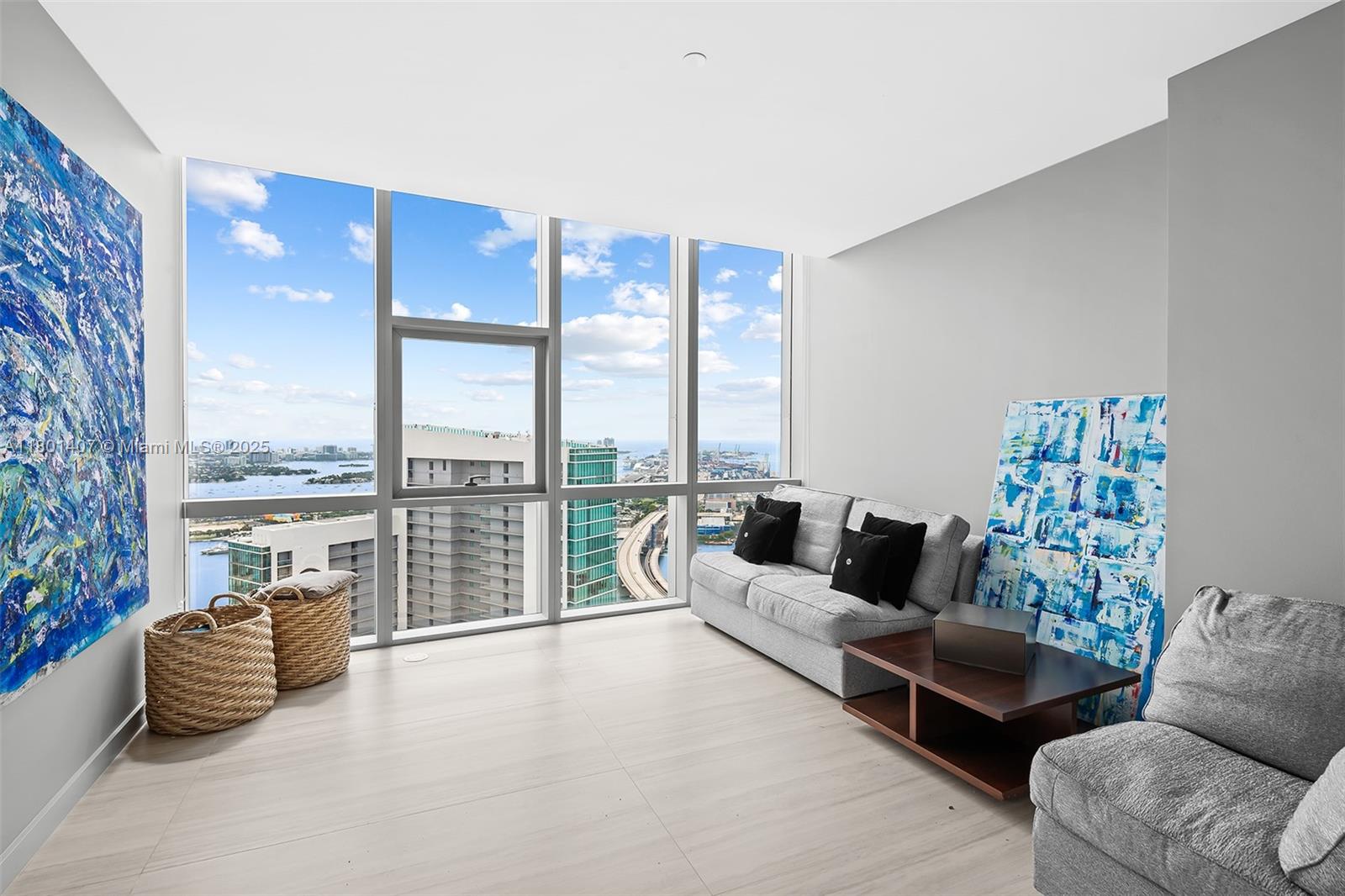 PARAMOUNT MIAMI WORLDCENT - Residential