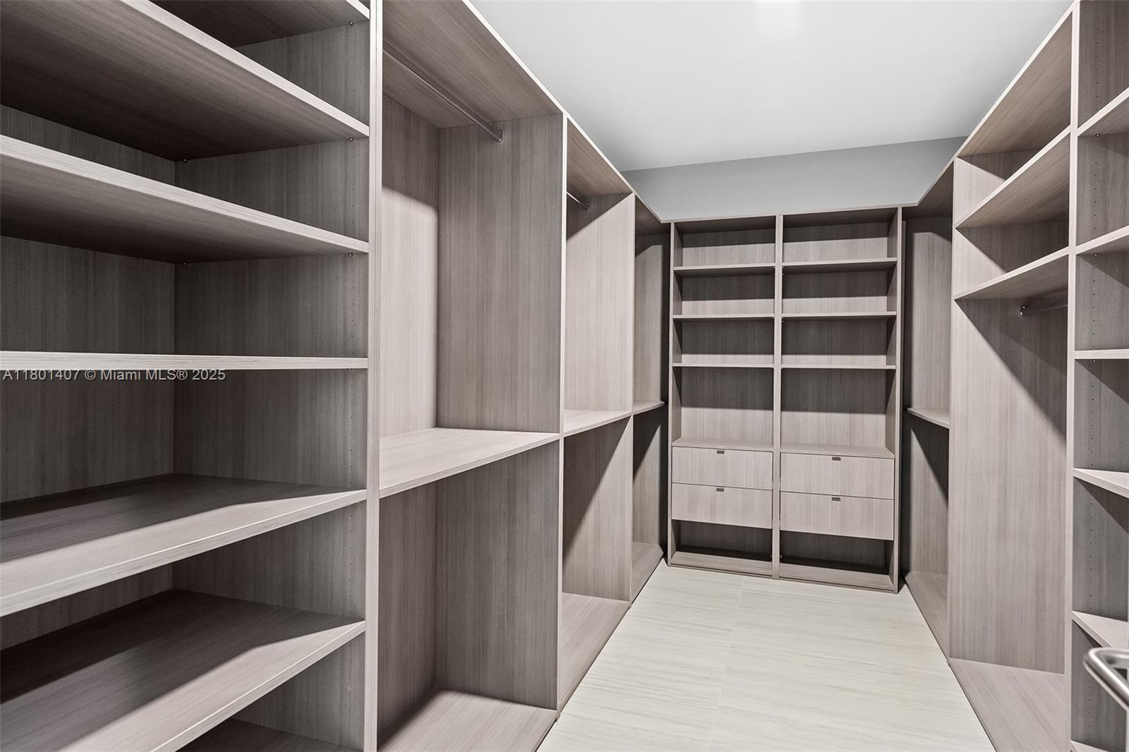 PARAMOUNT MIAMI WORLDCENT - Residential