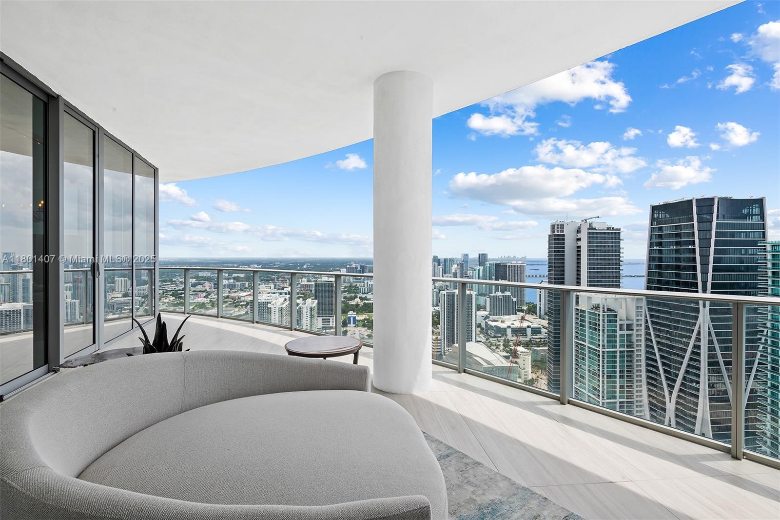 PARAMOUNT MIAMI WORLDCENT - Residential