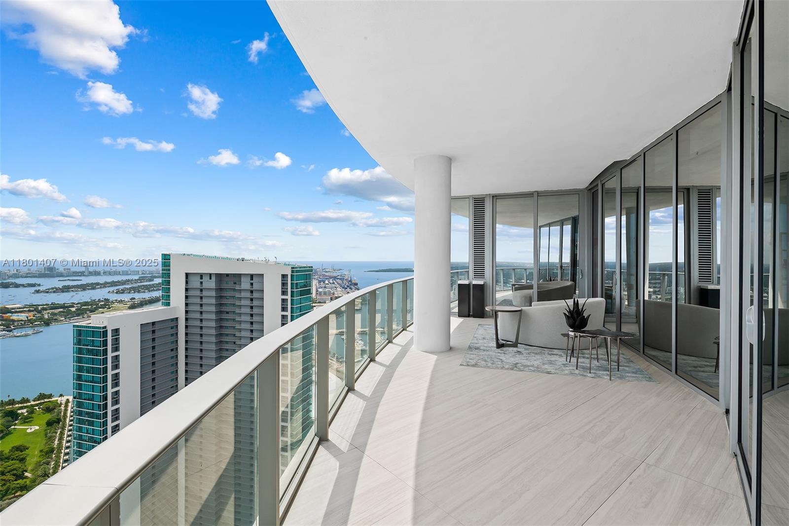 PARAMOUNT MIAMI WORLDCENT - Residential