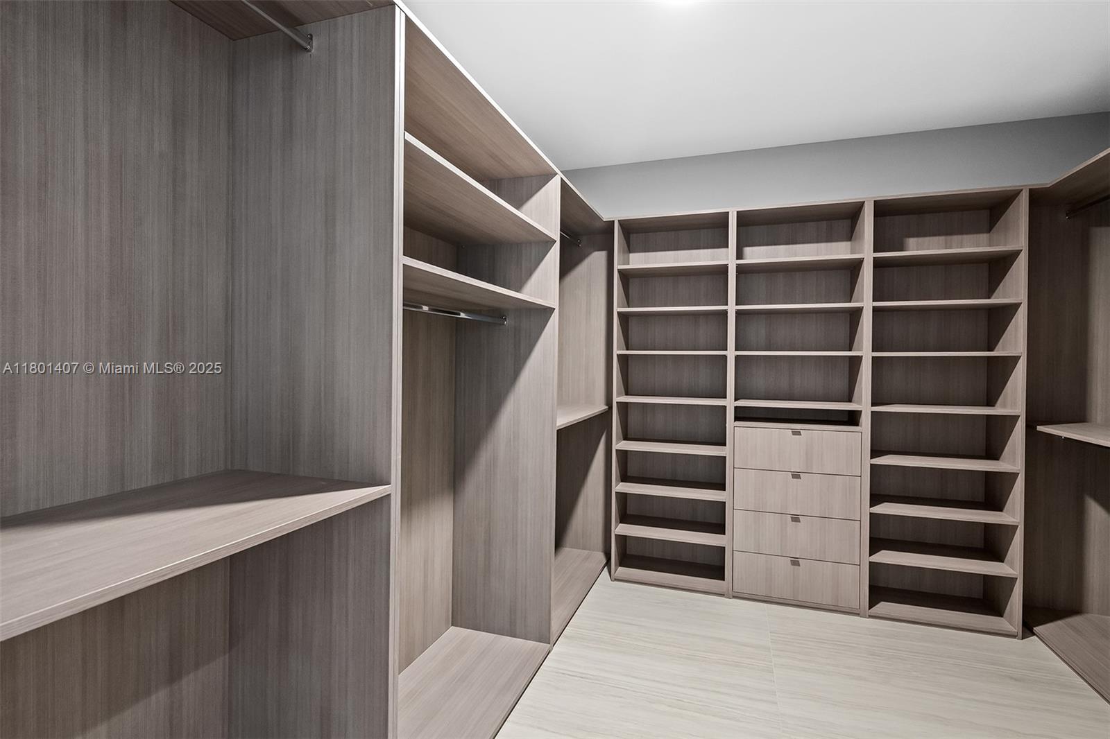 PARAMOUNT MIAMI WORLDCENT - Residential