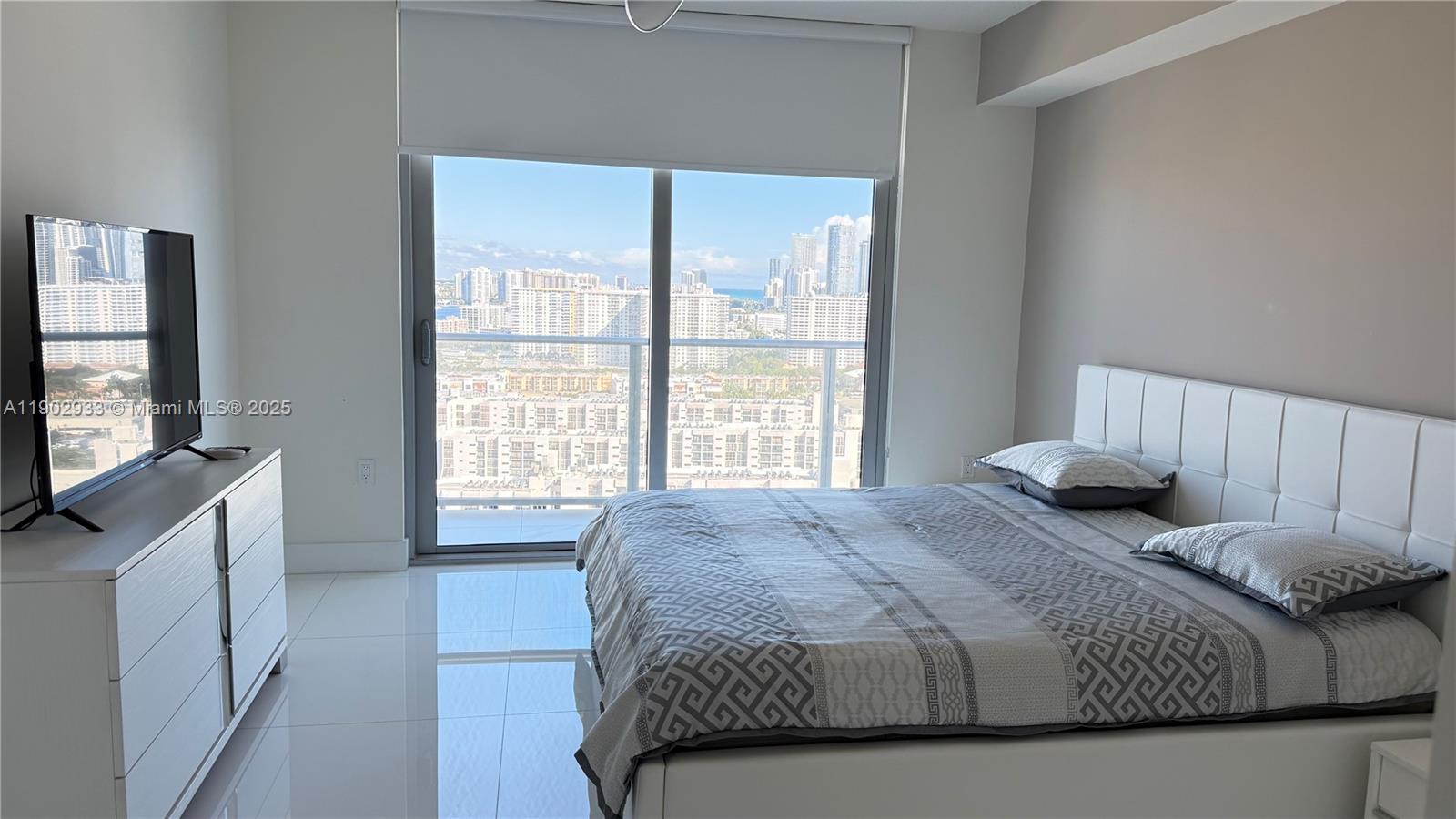 PARQUE TOWERS CONDO - Residential