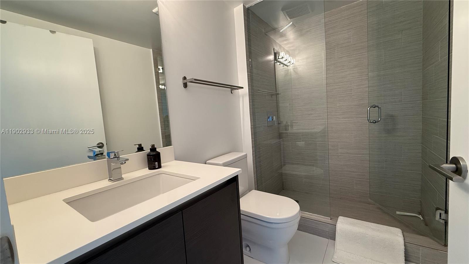 PARQUE TOWERS CONDO - Residential