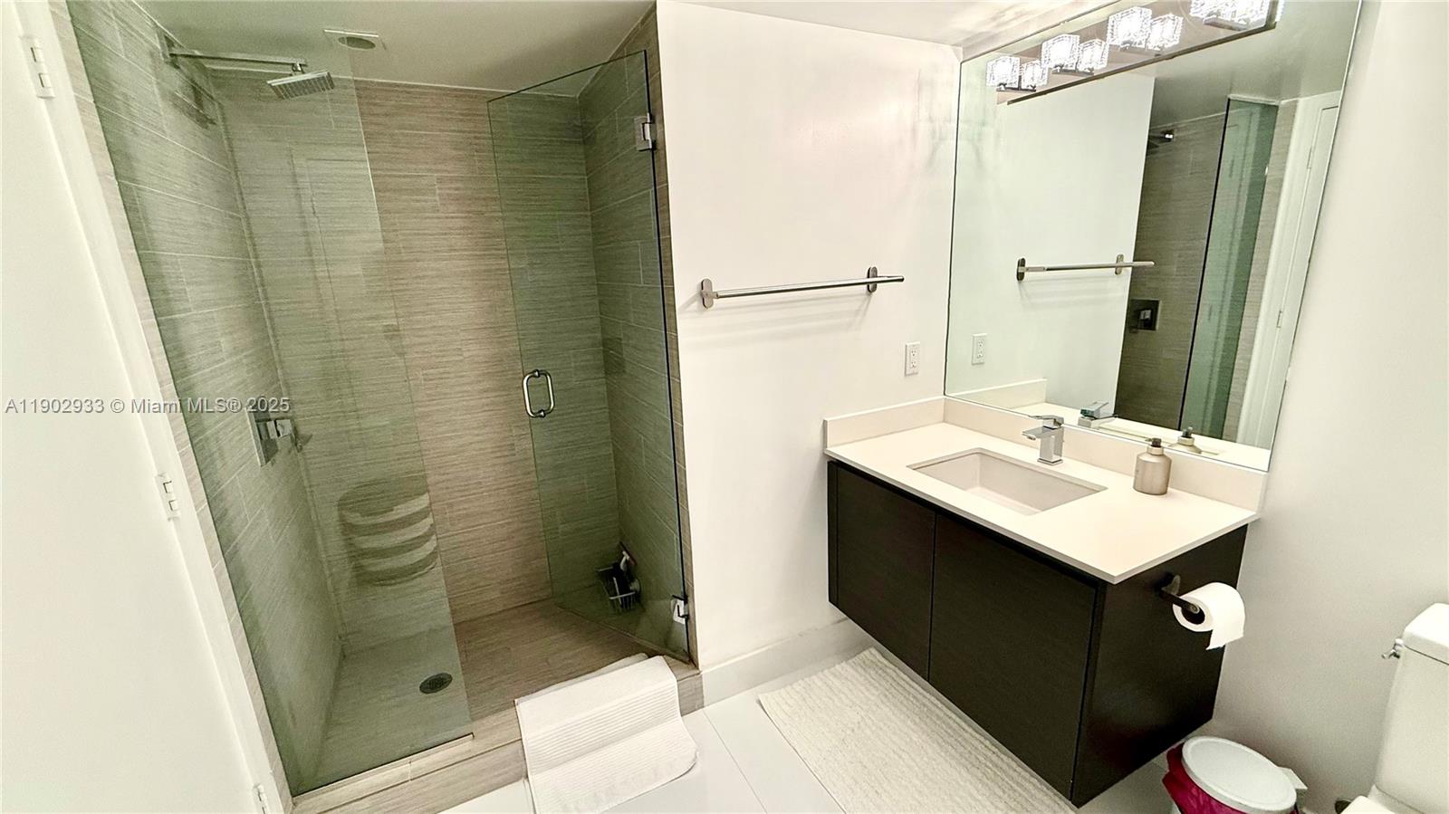 PARQUE TOWERS CONDO - Residential