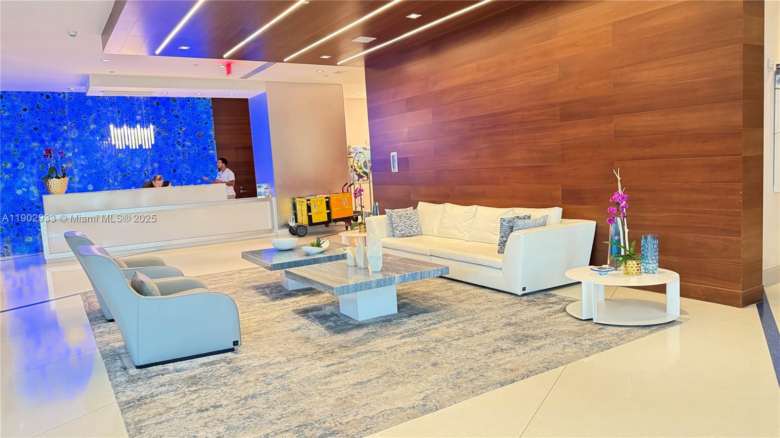 PARQUE TOWERS CONDO - Residential
