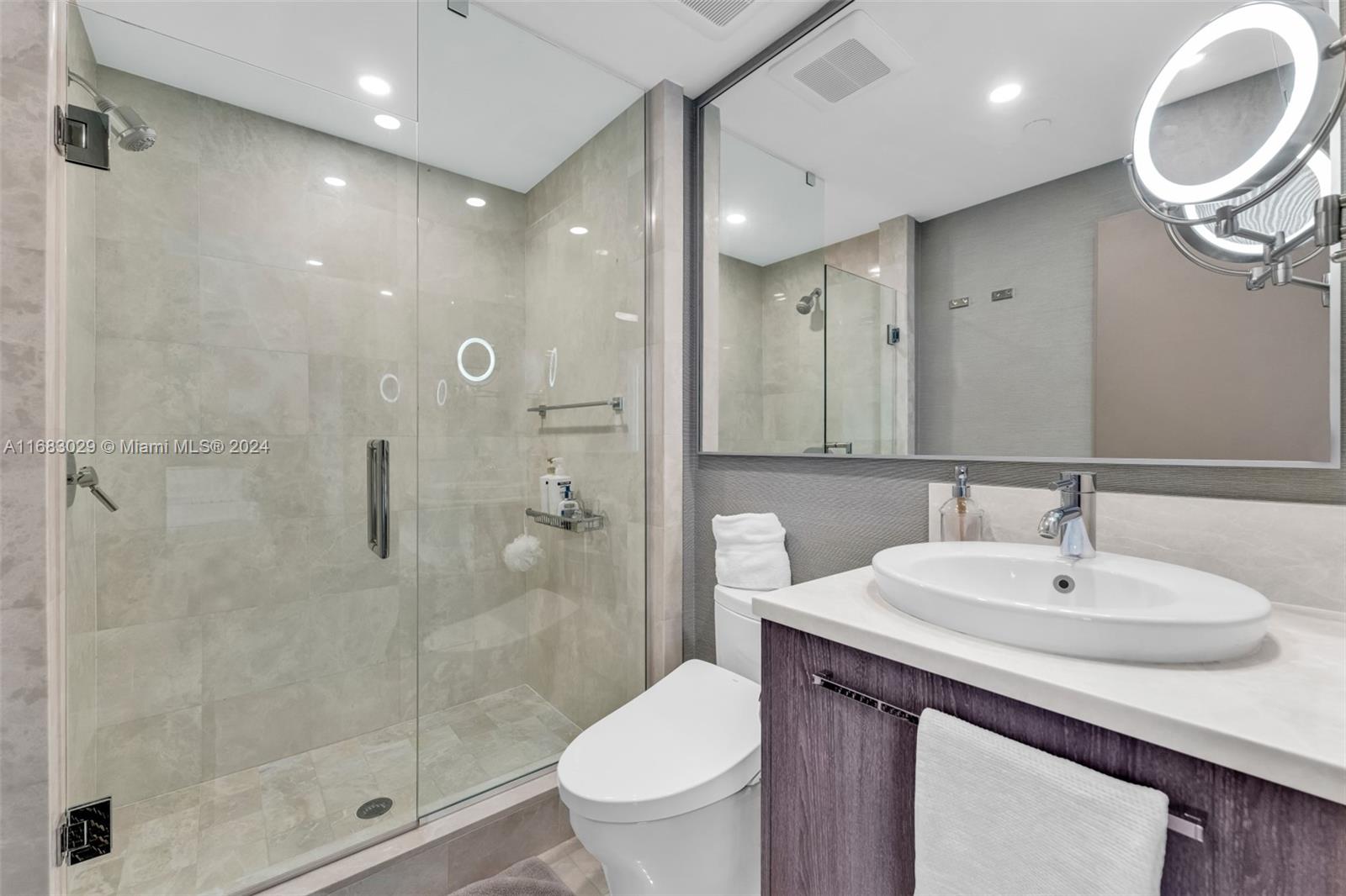 JADE OCEAN CONDO - Residential